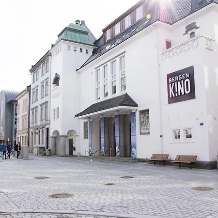 Dinbnb Homes I 4-bedroom Historical House In Romantic Surroundings Casa vacanze Bergen