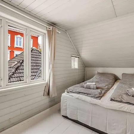 Dom wakacyjny Dinbnb Homes I 4-bedroom Historical House In Romantic Surroundings Bergen