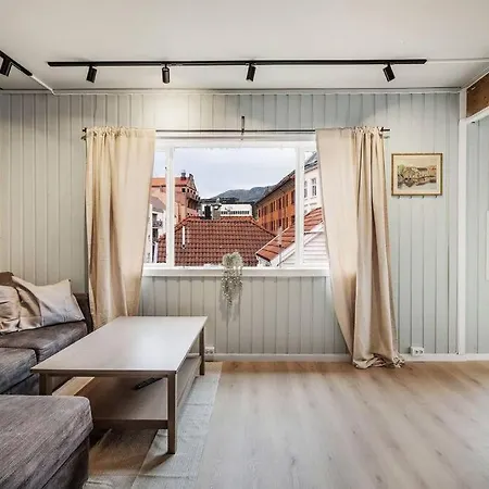 Dom wakacyjny Dinbnb Homes I 4-bedroom Historical House In Romantic Surroundings Bergen