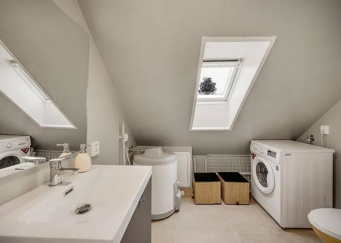 Ferienhaus Dinbnb Homes I 4-bedroom Historical House In Romantic Surroundings *