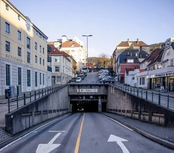 Vakantiehuis Dinbnb Homes I 4-bedroom Historical House In Romantic Surroundings