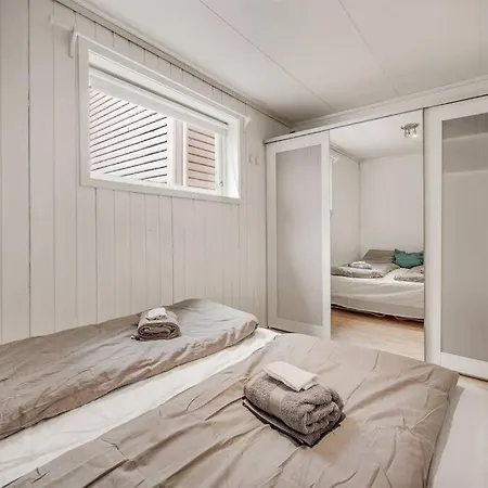 Dinbnb Homes I 4-bedroom Historical House In Romantic Surroundings Feriehus Bergen