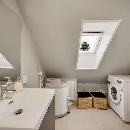 Feriehus Dinbnb Homes I 4-bedroom Historical House In Romantic Surroundings *