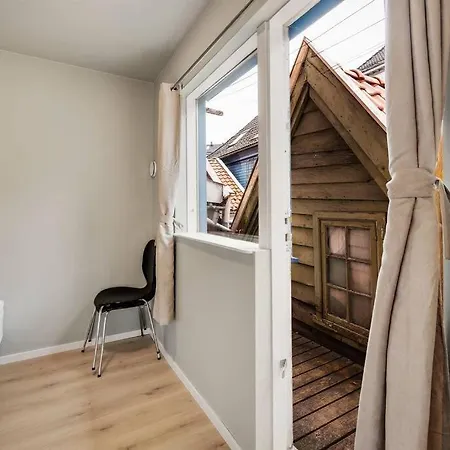 Feriehus Dinbnb Homes I 4-bedroom Historical House In Romantic Surroundings *