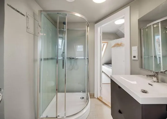 Dinbnb Homes I 4-bedroom Historical House In Romantic Surroundings * Μπέργκεν